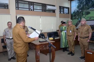 20251013144131-pelantikan-pejabat-karanganyar