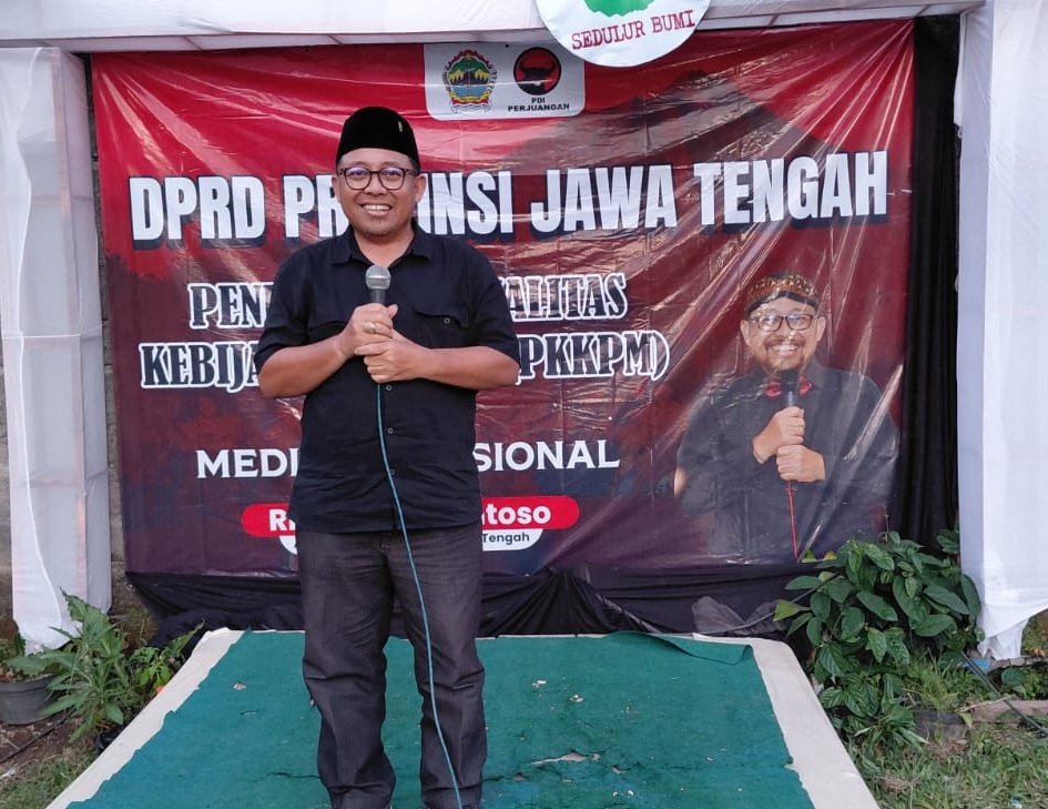 Anggota DPRD Provinsi Jawa Tengah, Ribut Budi Santoso mendorong peningkatan kualitas kebijakan publik melalui pemanfaatan media tradisional sebagai sarana komunikasi antara pemerintah dan masyarakat.