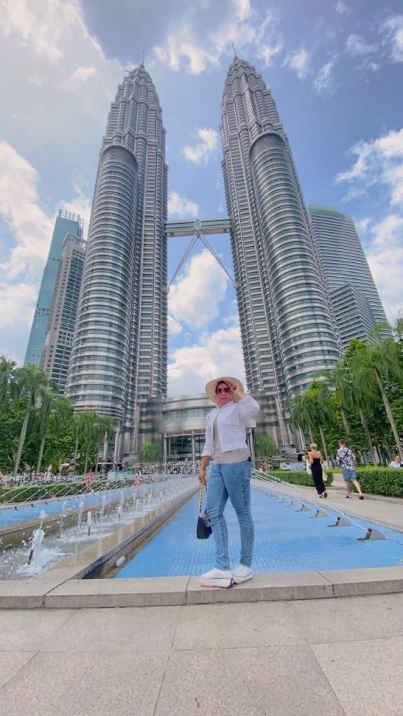 Atika, member AFC dari Jumantono, sedang menikmati liburan gratis di Malaysia, Foto Istimewa