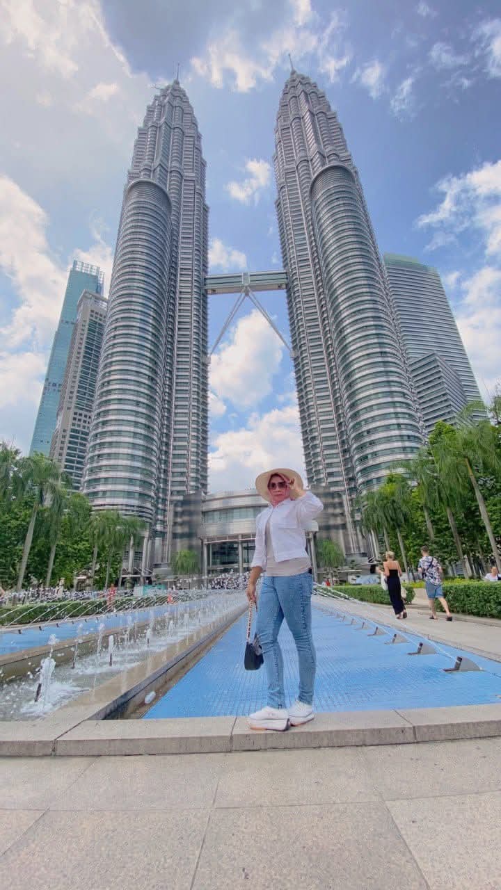Atika, member AFC dari Jumantono, sedang menikmati liburan gratis di Malaysia, Foto Istimewa